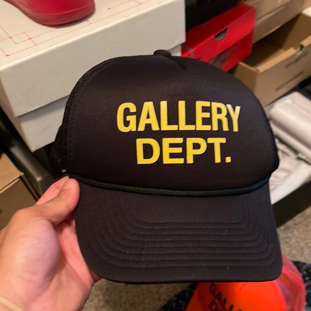 Gallery dept hat